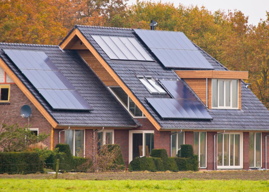 zonnepanelen op een huis